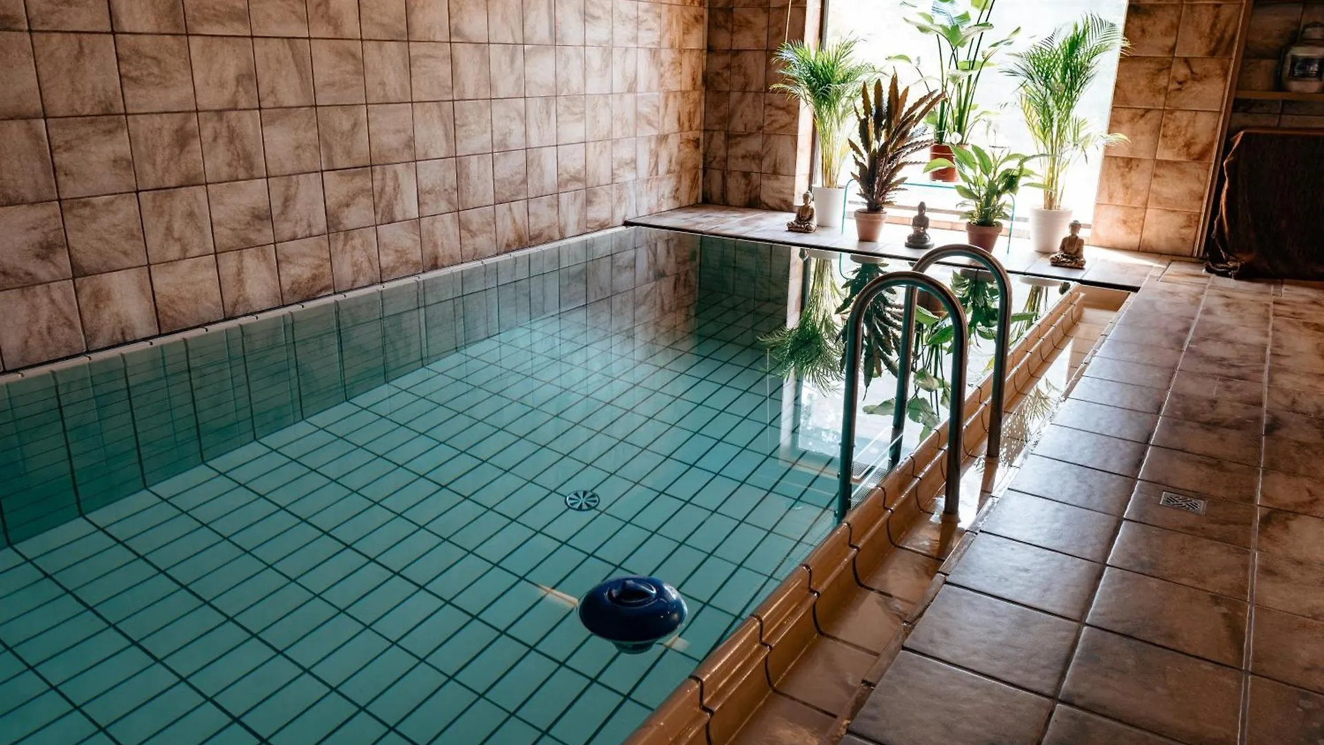 Big Quiet Villa With Garden And Pool Vienna Austria