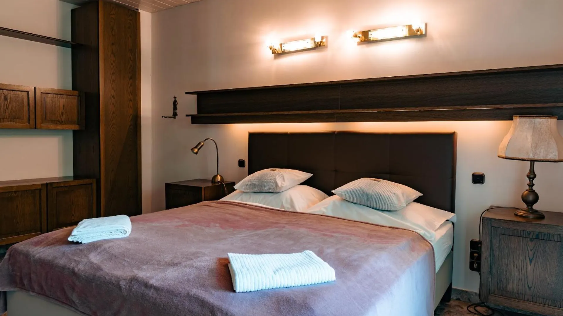 Big Quiet Villa With Garden And Pool Vienna