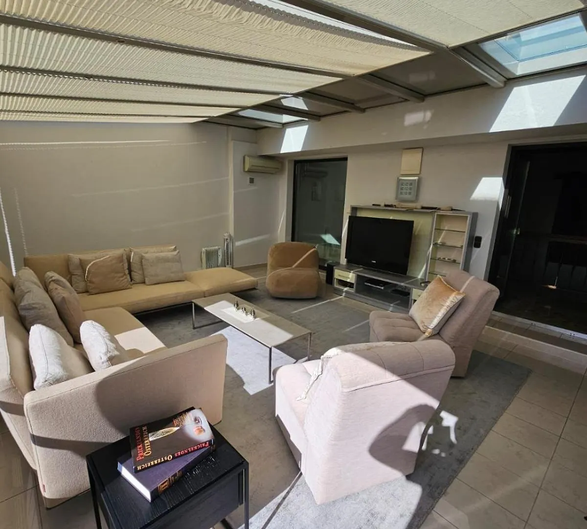 Big Quiet Villa With Garden And Pool Vienna